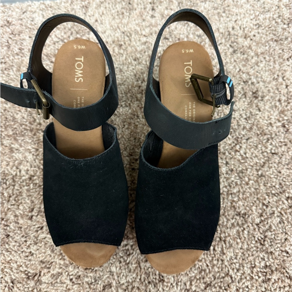 TOMS Women's Black wedge